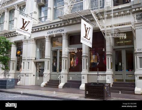 louis vuitton fashion show mall|louis vuitton nyc store locations.